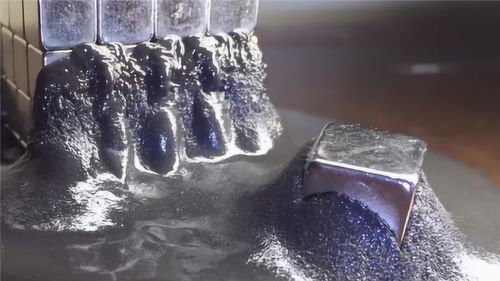 世界上最神奇的液體,遇上磁鐵自動吸附,怎么甩都甩不掉